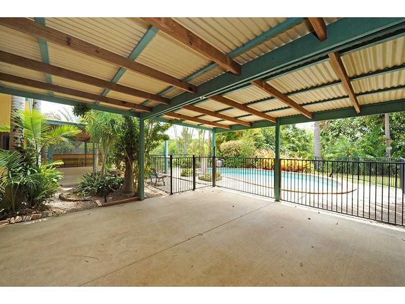 5 Bloodwood Close, Mooloolah Valley QLD 4553