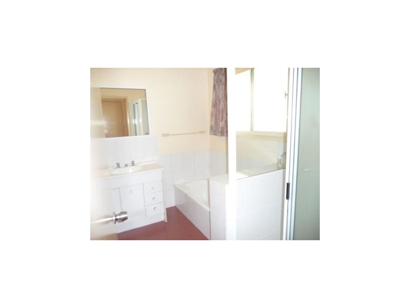 62 Court Rd, Nambour QLD 4560