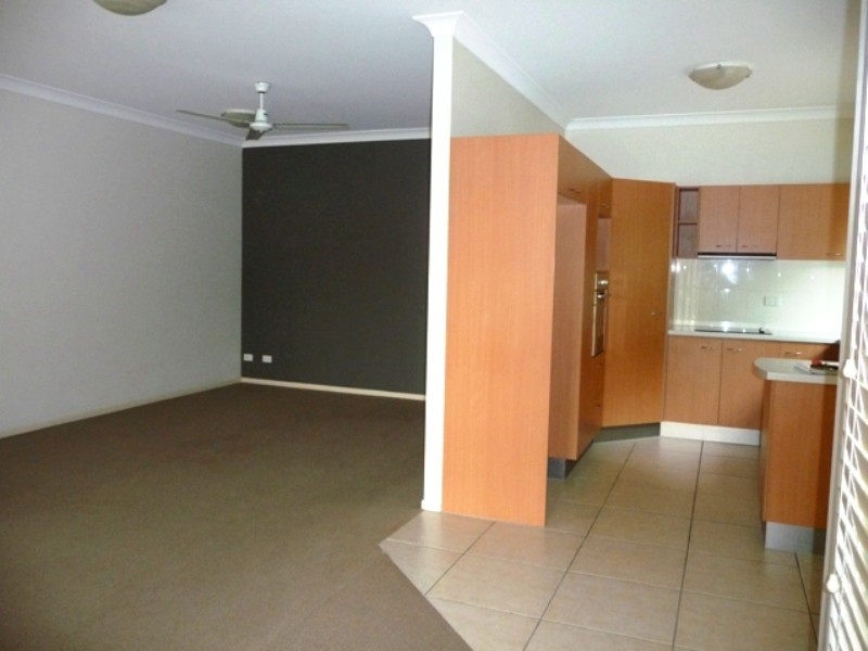 11/9a Deslyn Lane, Nambour QLD 4560