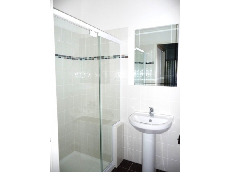 11/9a Deslyn Lane, Nambour QLD 4560