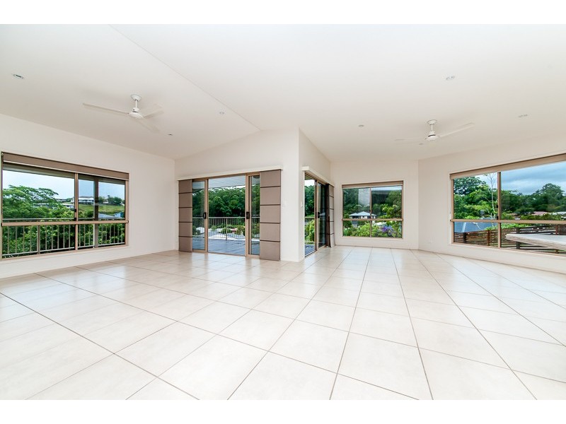 6 Rainbow Court, Woombye QLD 4559