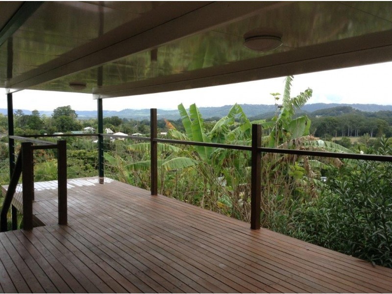 21 Dinmore St, Woombye QLD 4559