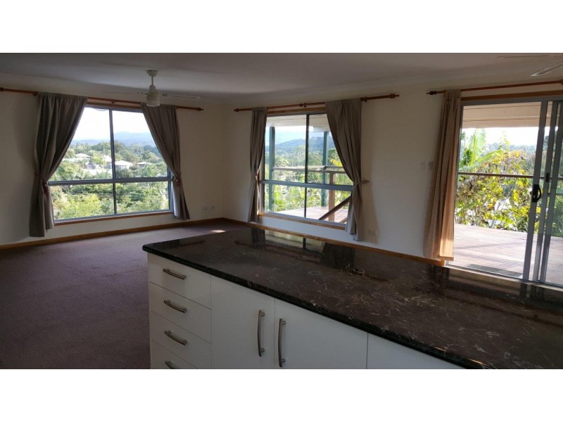 21 Dinmore St, Woombye QLD 4559