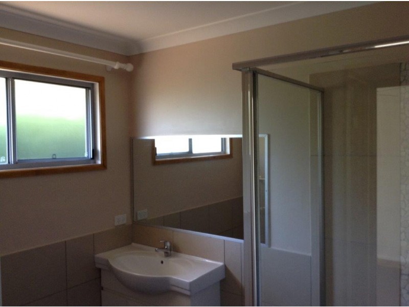 21 Dinmore St, Woombye QLD 4559