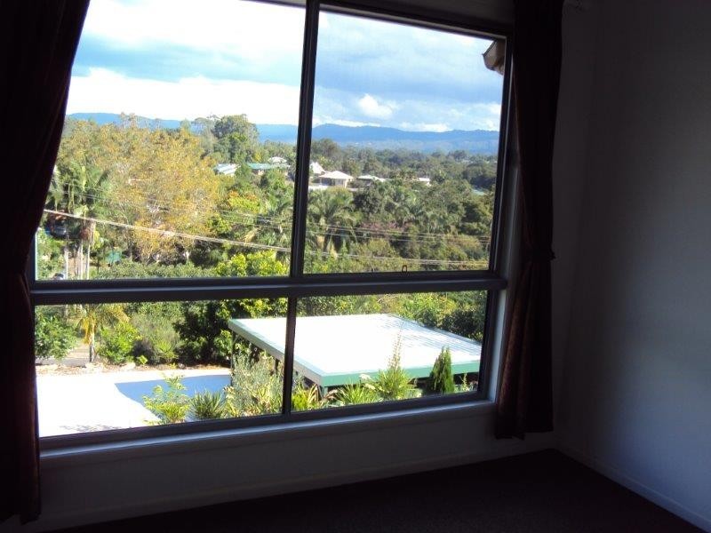 21 Dinmore St, Woombye QLD 4559