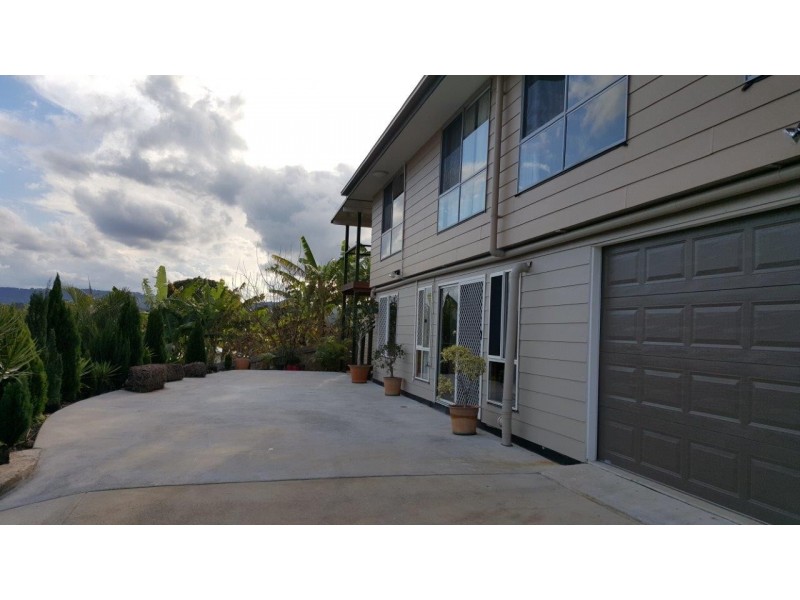 21 Dinmore St, Woombye QLD 4559