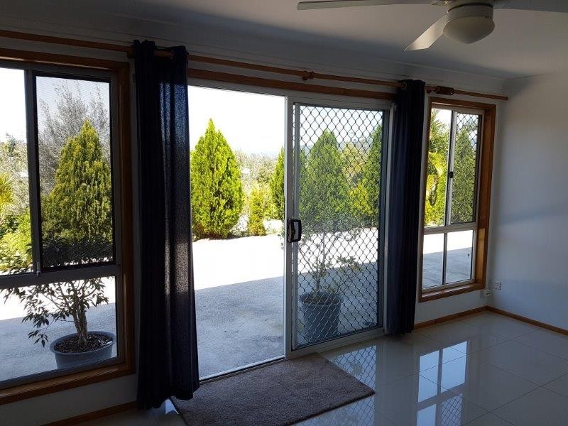 21b Dinmore St, Woombye QLD 4559