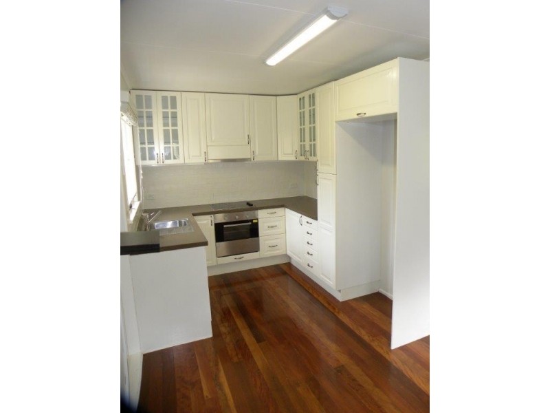 16 Oberon St, Morningside QLD 4170