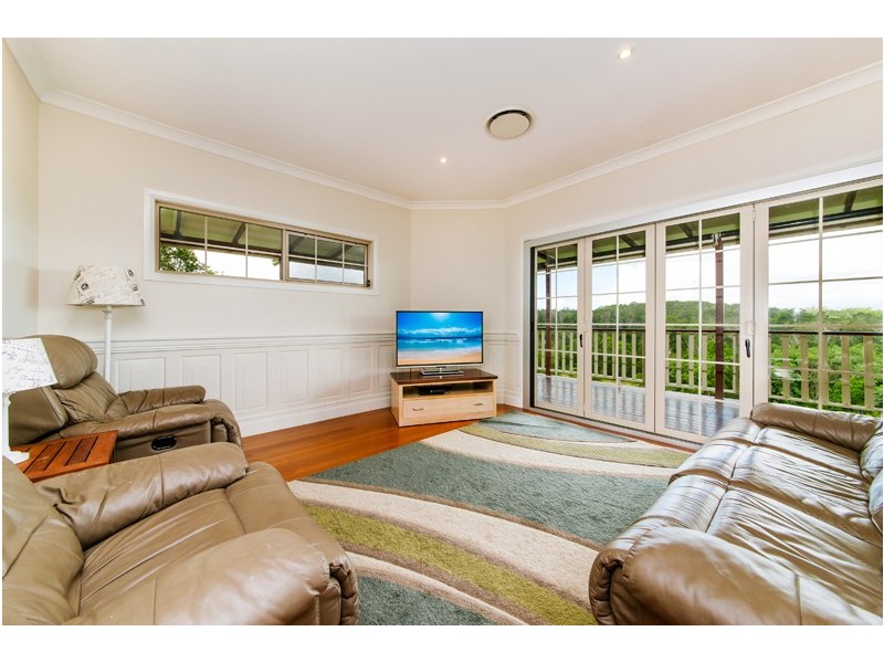 8 Spring Pastures Drive, Mapleton QLD 4560