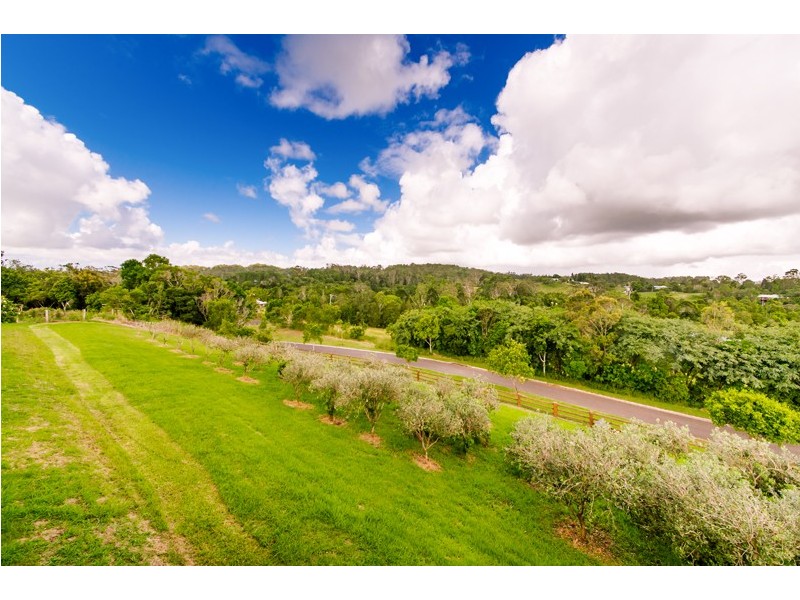 8 Spring Pastures Drive, Mapleton QLD 4560