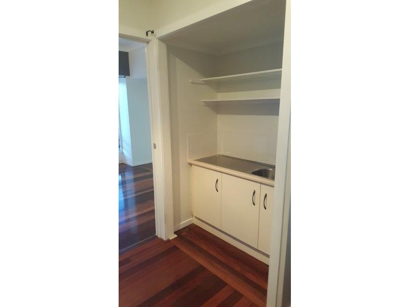 Unit 2 85 Perwillowen, Burnside QLD 4560