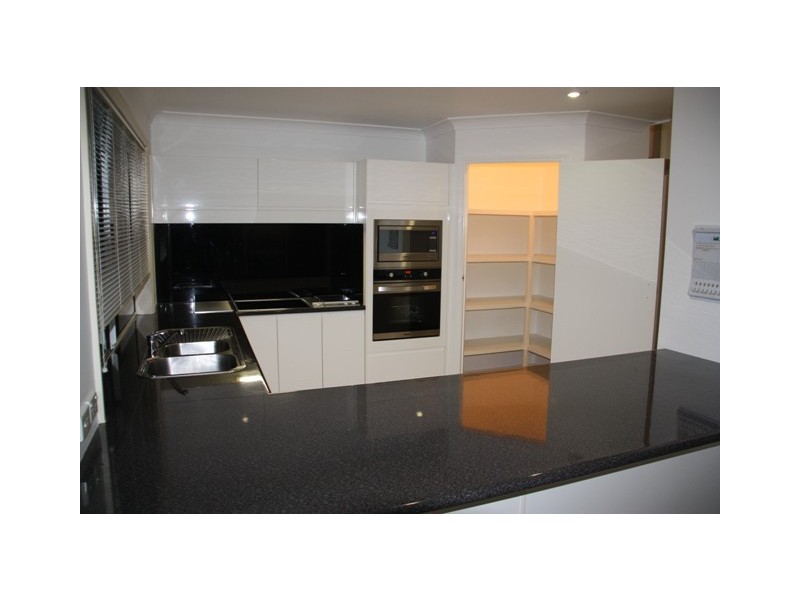 11 Seacest Court, Raby Bay QLD 4163