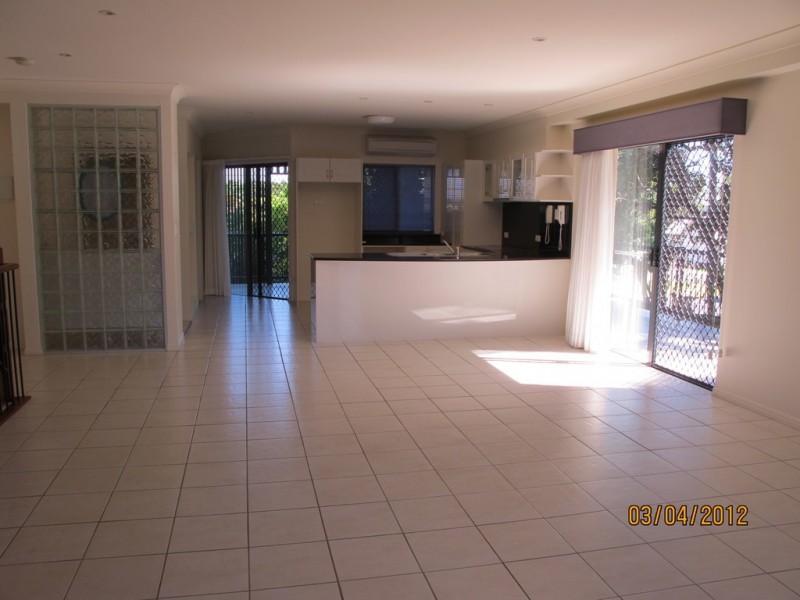 123 Shore Street North, Cleveland QLD 4163