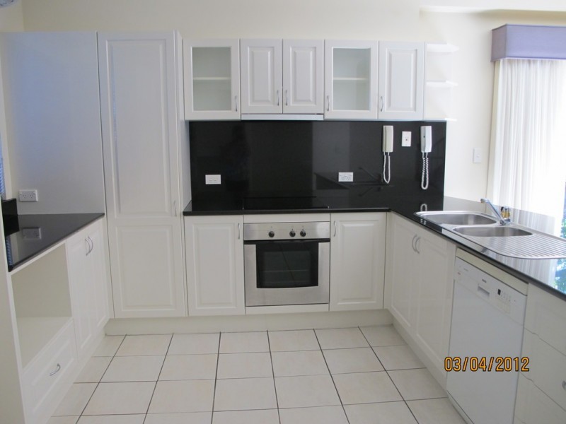 123 Shore Street North, Cleveland QLD 4163