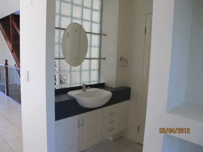 123 Shore Street North, Cleveland QLD 4163