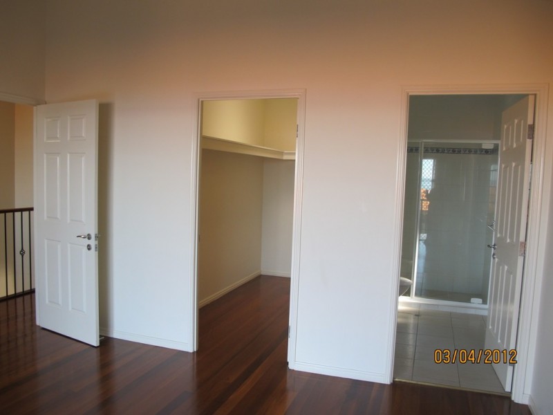 123 Shore Street North, Cleveland QLD 4163