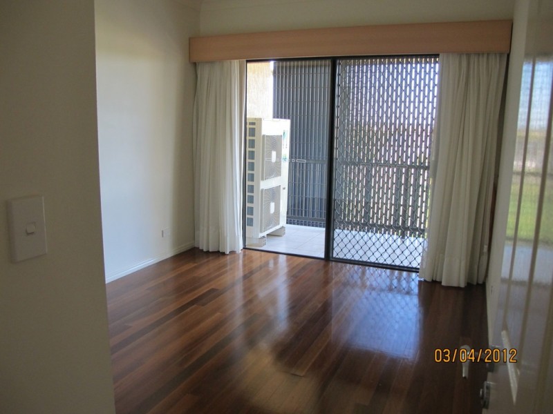 123 Shore Street North, Cleveland QLD 4163