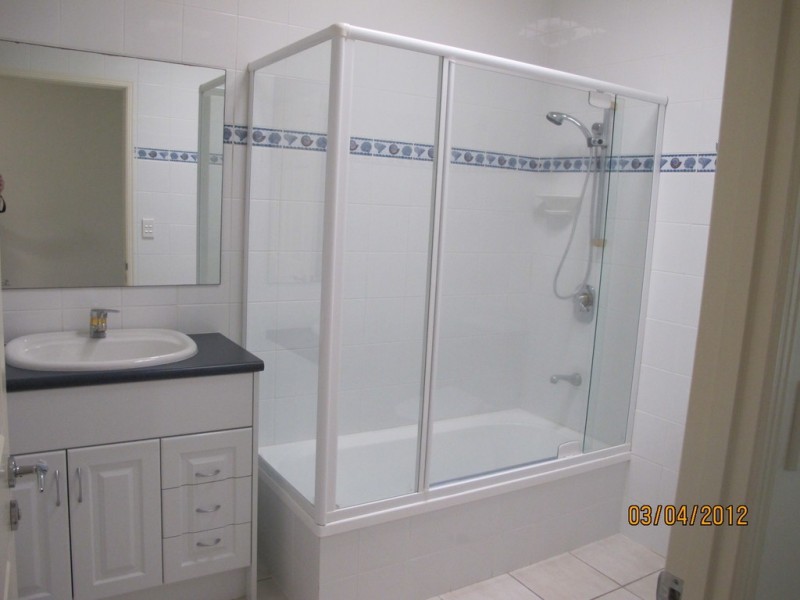 123 Shore Street North, Cleveland QLD 4163