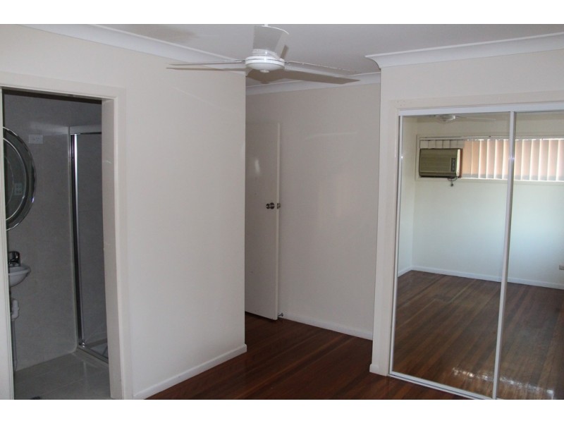 17 Darlington St, Macgregor QLD 4109