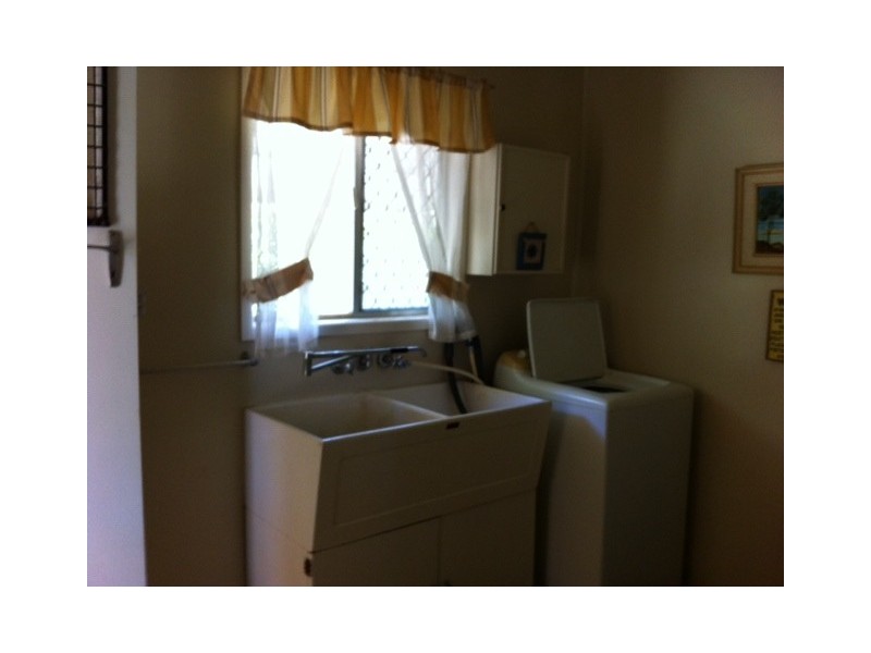 54 Shore Street East, Cleveland QLD 4163