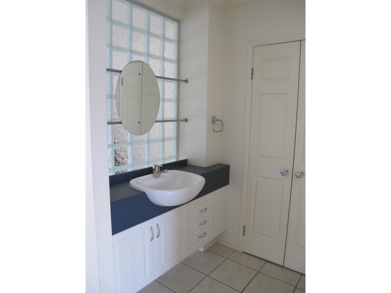 Unit 4 / 123 Shore Street North, Cleveland QLD 4163