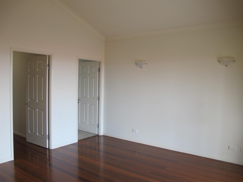 Unit 4 / 123 Shore Street North, Cleveland QLD 4163