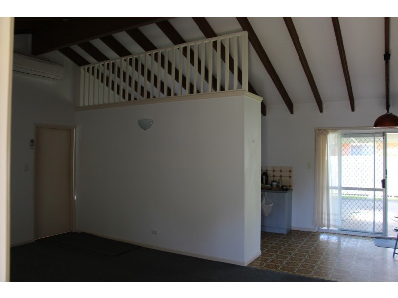 2 Yarrow Court, Cleveland QLD 4163