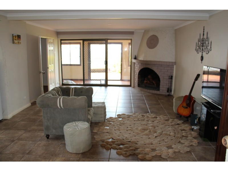 40 Redland Bay Road, Thornlands QLD 4164