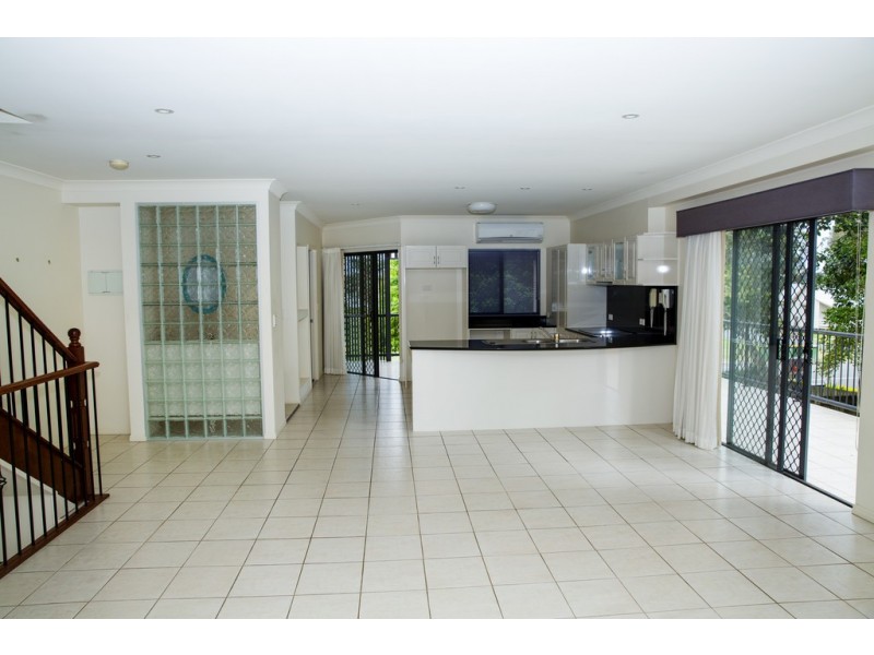 123 Shore Street North, Cleveland QLD 4163