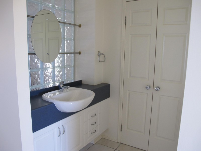 123 Shore Street North, Cleveland QLD 4163