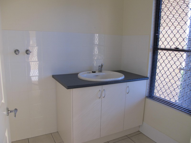 123 Shore Street North, Cleveland QLD 4163