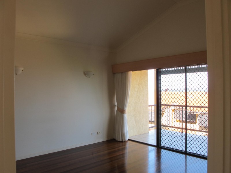 123 Shore Street North, Cleveland QLD 4163