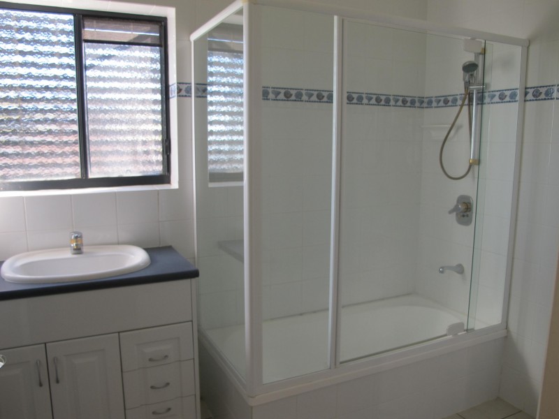 123 Shore Street North, Cleveland QLD 4163