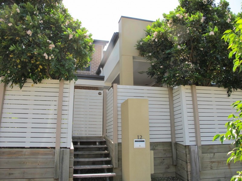 12 Worchester, Wakerley QLD 4154