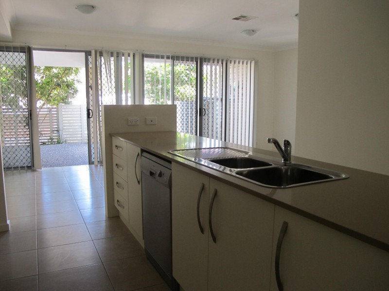 12 Worchester, Wakerley QLD 4154