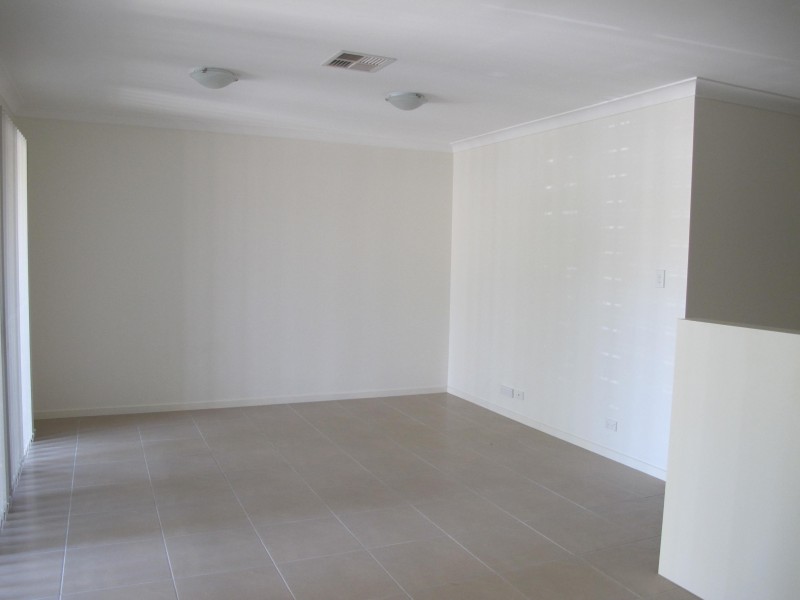 12 Worchester, Wakerley QLD 4154