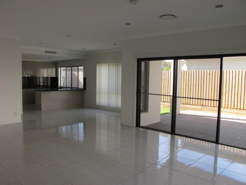 2/13 Elderberry Street, Thornlands QLD 4164