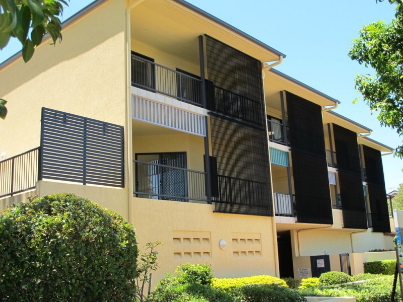 123 Shore Street North, Cleveland QLD 4163