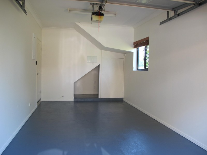 123 Shore Street North, Cleveland QLD 4163