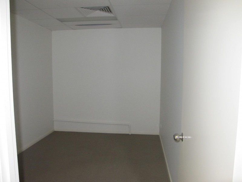 Shop 26 / 32 Middle Street, Cleveland QLD 4163