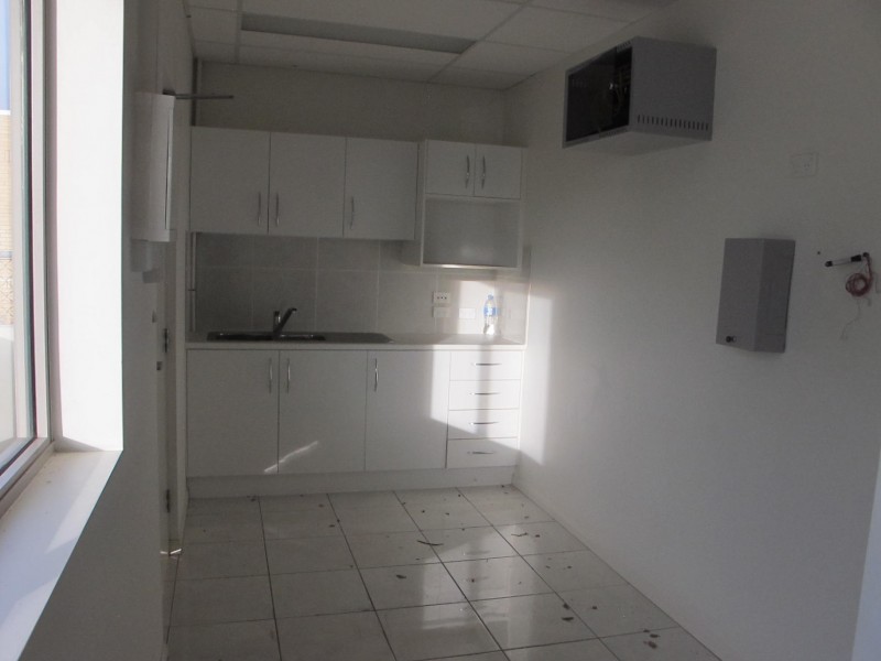 Shop 26 / 32 Middle Street, Cleveland QLD 4163