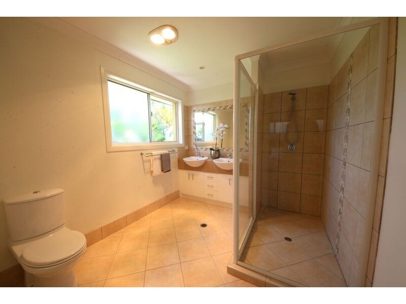 18 Cross Lane, Cleveland QLD 4163