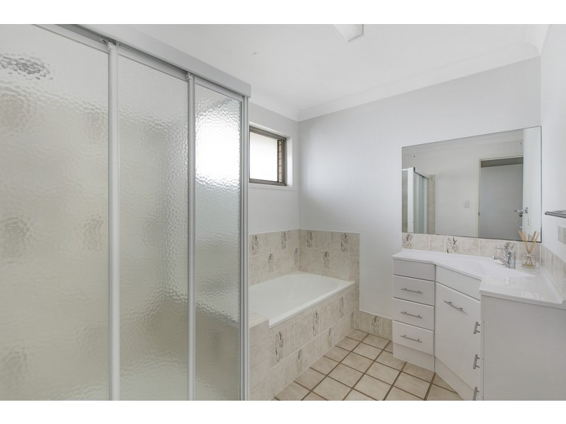 33 Macadamia Street, Victoria Point QLD 4165