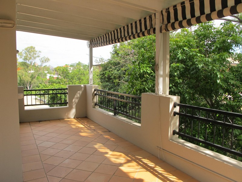 Unit 8 / 23 Bellevue Terrace, St Lucia QLD 4067
