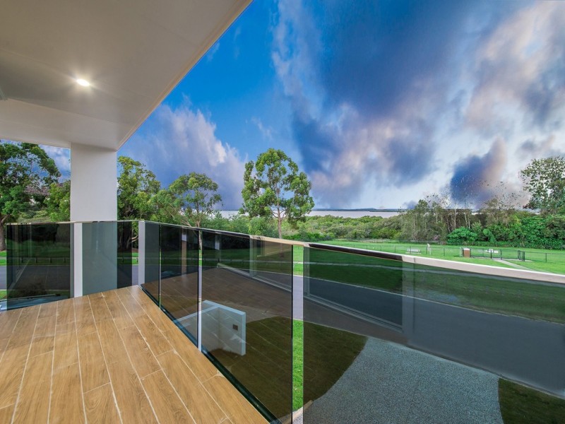 4 Talburpin Esplanade, Redland Bay QLD 4165