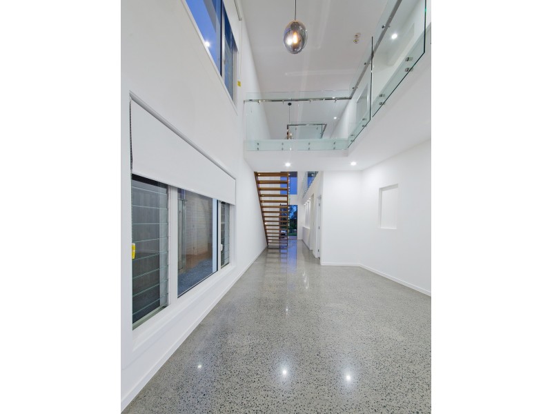 4 Talburpin Esplanade, Redland Bay QLD 4165