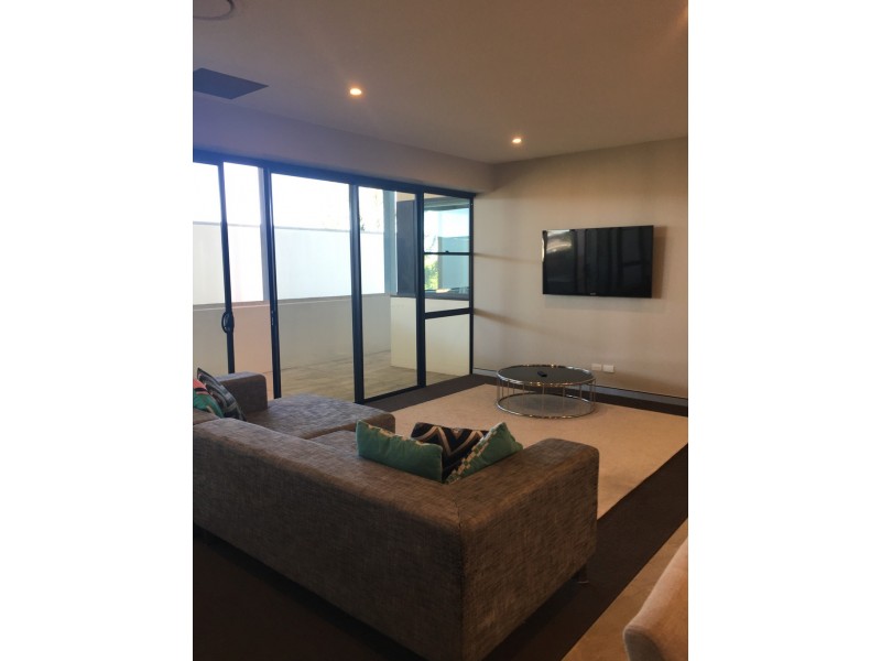 152 Shore Street West, Cleveland QLD 4163