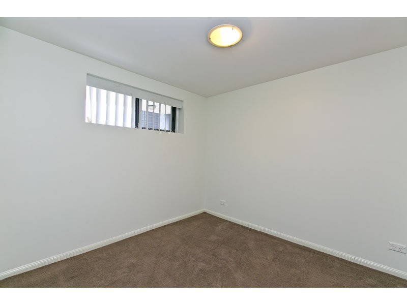 8/2 Masthead Drive, Cleveland QLD 4163