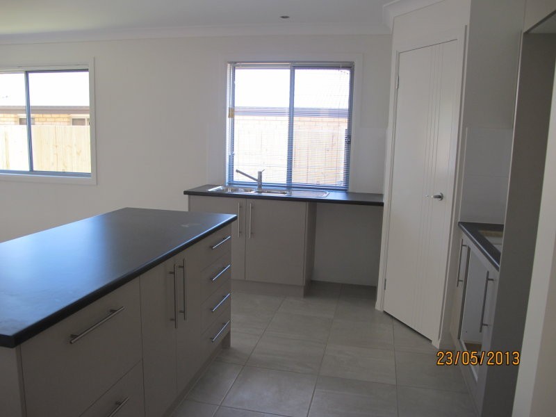 2/1 Riley Peter Place, Cleveland QLD 4163