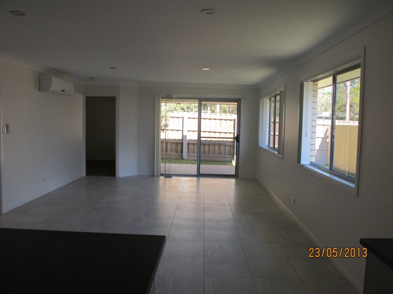 2/1 Riley Peter Place, Cleveland QLD 4163